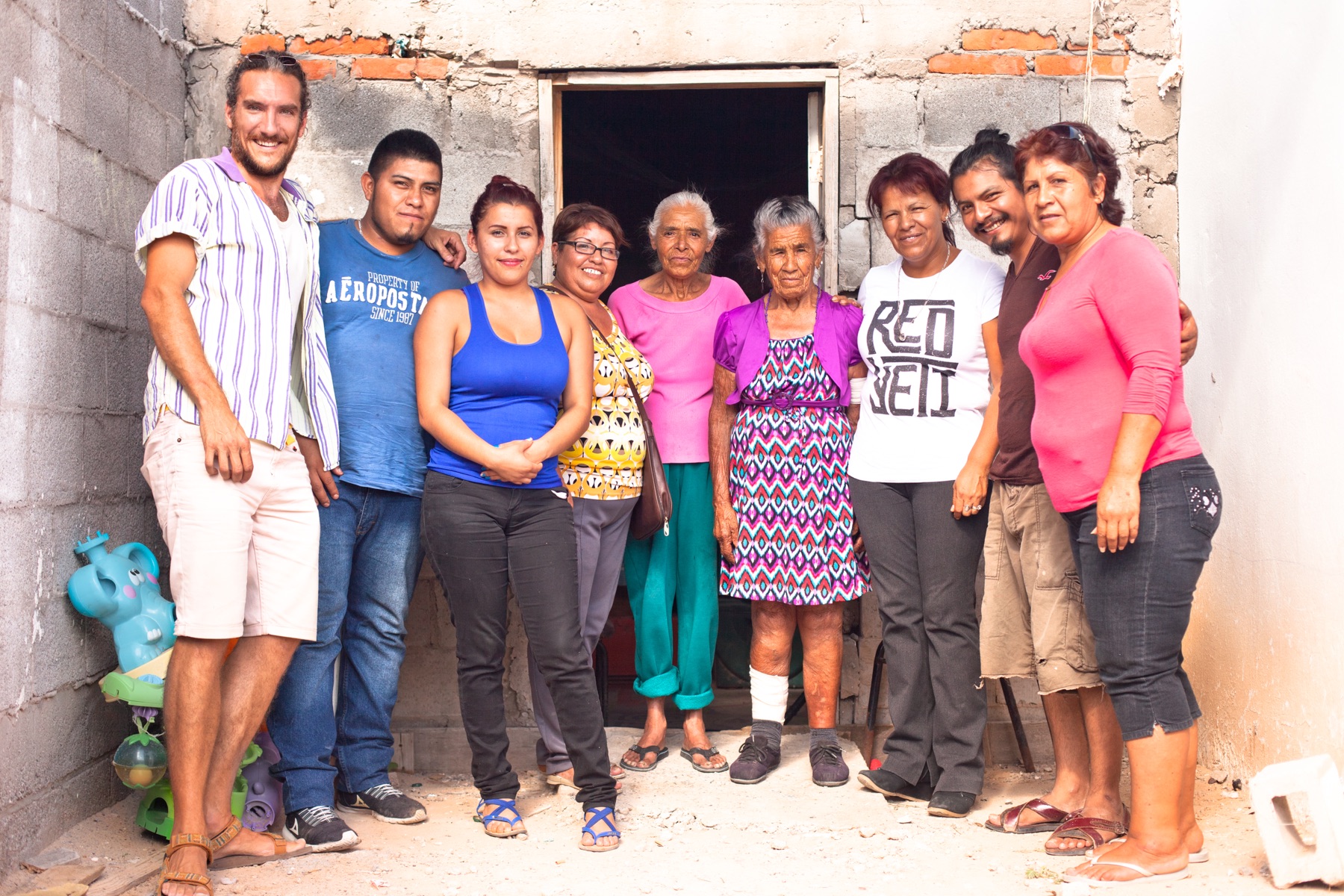The mothers and friends together outside a house in Ciudad Juárez